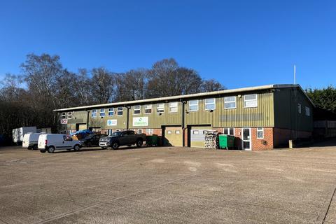 Industrial unit to rent, Unit 1C Deer Park Farm Industrial Estate, Knowle Lane, Fair Oak, Eastleigh, SO50 7DZ