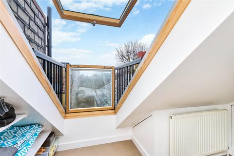 2 bedroom flat for sale, Hazelbourne Road, London, SW12