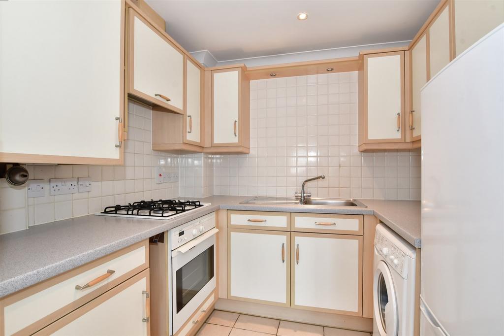 Valetta Way, The Esplanade, Rochester, Kent 1 bed apartment for sale £215,000