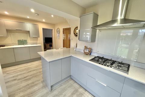 19 Bay View, Watchet, TA23 0EY