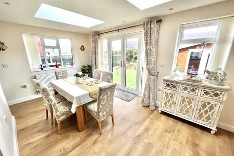 19 Bay View, Watchet, TA23 0EY