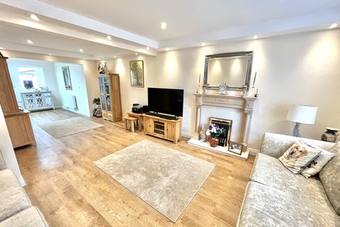 19 Bay View, Watchet, TA23 0EY