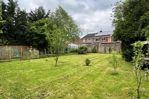 40 Brookside, Tewkesbury, GL20 8BE