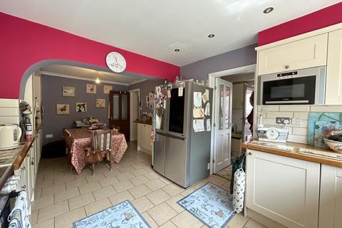 40 Brookside, Tewkesbury, GL20 8BE