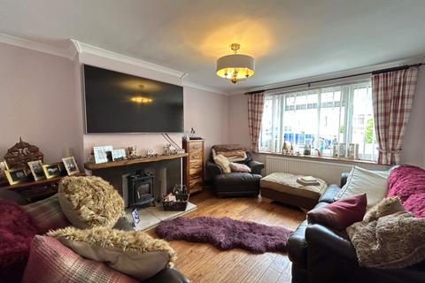 40 Brookside, Tewkesbury, GL20 8BE