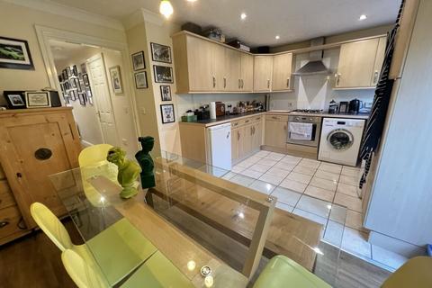 4 bedroom townhouse for sale - Erringtons Close, Oadby, LE2