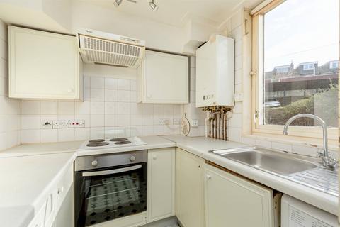 2e Fair A Far, Edinburgh, EH4 6QD