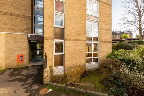 2e Fair A Far, Edinburgh, EH4 6QD