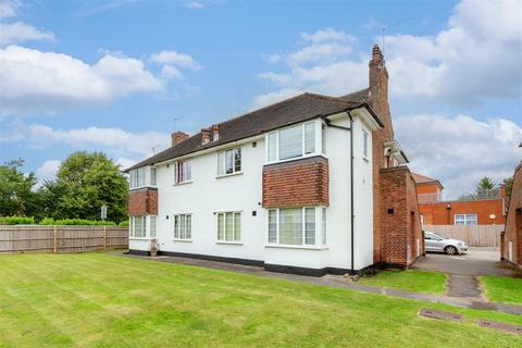 4 The Orchard, London, N14 4HB