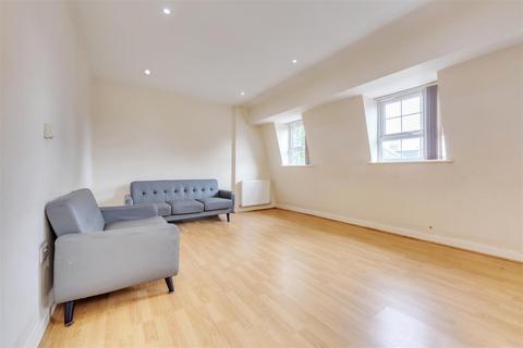 2 bedroom flat for sale, Waltham Abbey EN9