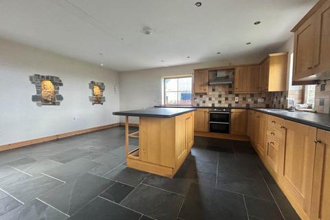 5 bedroom detached house to rent, New Cross, Aberystwyth SY23