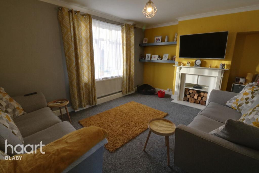 Braunstone Lane, Leicester 4 bed semidetached house for sale £300,000