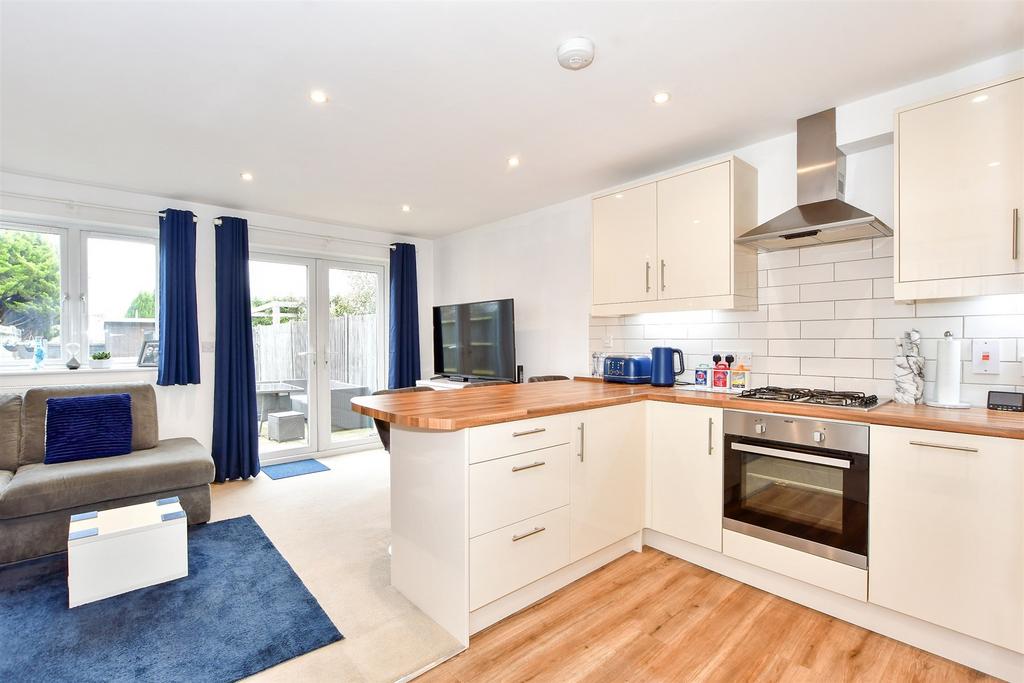Corbishley Road, Bognor Regis, West Sussex 2 bed terraced house for