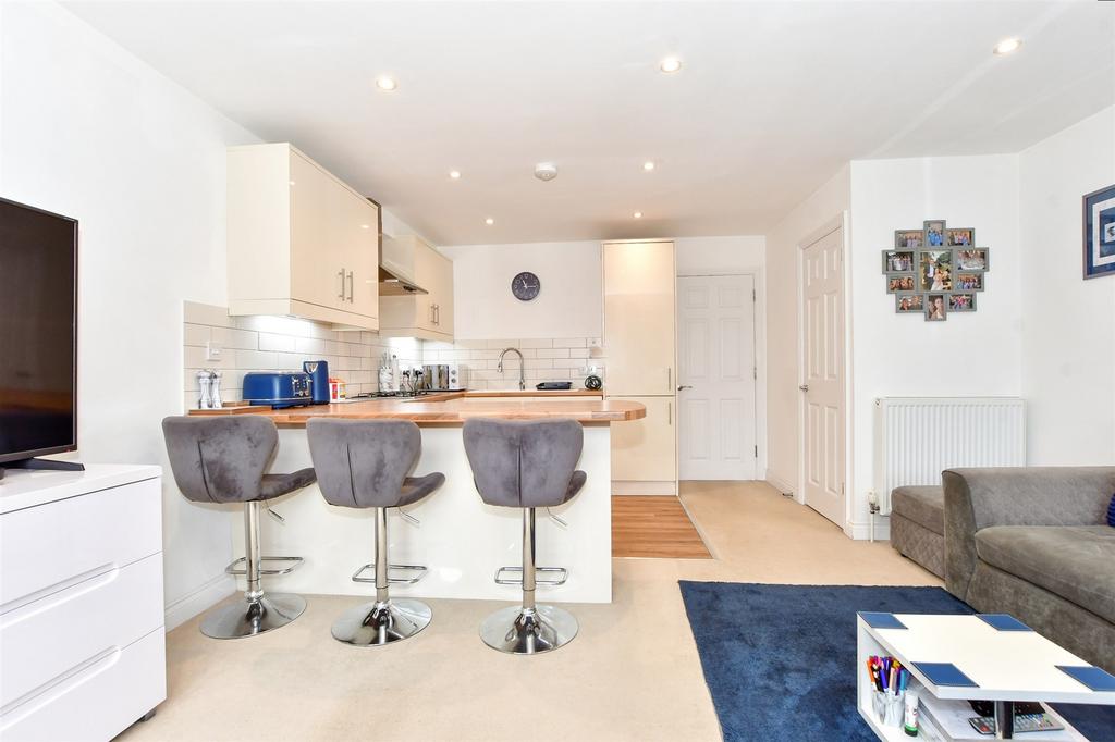 Corbishley Road, Bognor Regis, West Sussex 2 bed terraced house for
