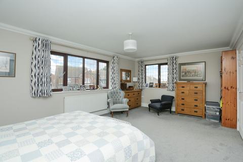 20 Haven Drive, Herne Bay, CT6 6RG