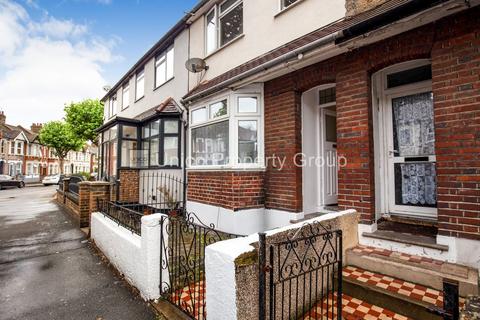 3 bedroom terraced house to rent, London E6