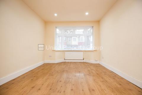 3 bedroom terraced house to rent, London E6