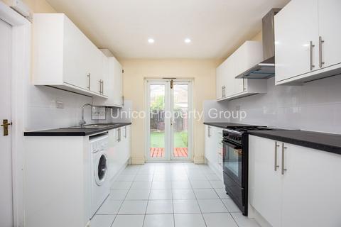 3 bedroom terraced house to rent, London E6