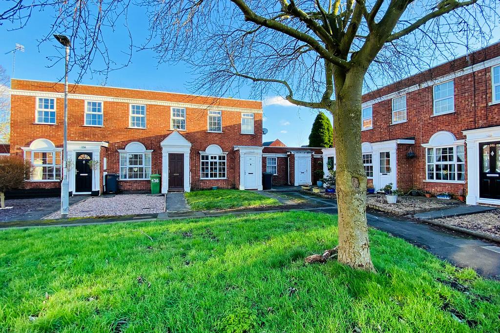 Extended to Rear Wolsey Way, Syston, LE7 2 bed terraced house for sale £224,950