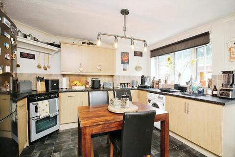 2 bedroom terraced house for sale, Extended to Rear - Wolsey Way, Syston, LE7