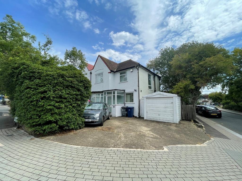 Basing Hill, London NW11 3 bed semidetached house for sale £1,150,000