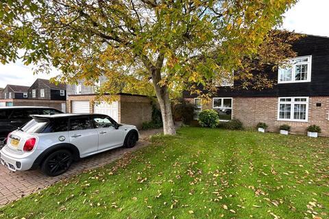 undefined, Coningsby, Bracknell, Berkshire, RG12