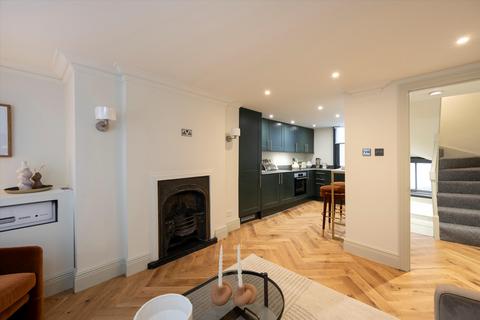 2 bedroom flat for sale, Avery Row, London, W1K