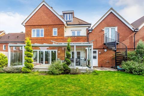 5 bedroom link detached house for sale, Pitt Rivers Close, Guildford, Surrey, GU1.