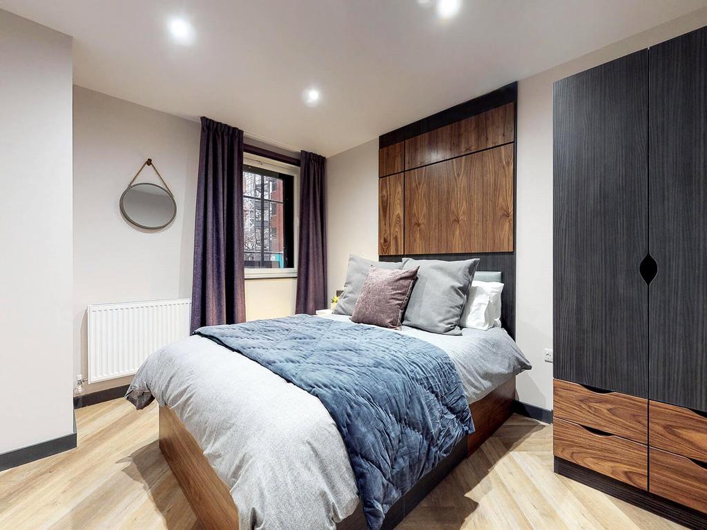 Apartment in Leeds, West Yorkshire - View 5
