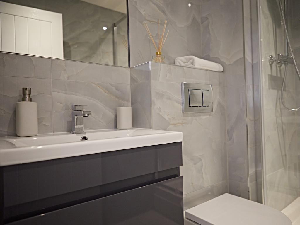 Apartment in Leeds - View 3