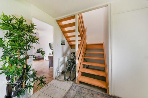 42 Berkeley Walk, London, N7 7RS