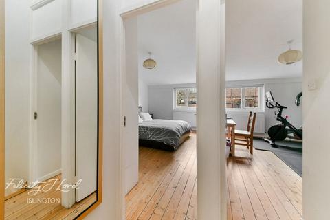 42 Berkeley Walk, London, N7 7RS