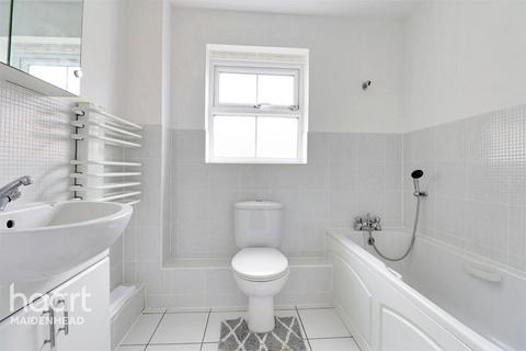42 Cirrus Drive, Shinfield, Reading, RG2 9FL