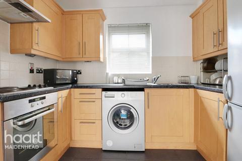 42 Cirrus Drive, Shinfield, Reading, RG2 9FL