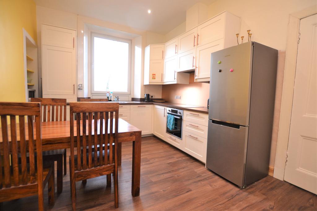 Angle Park Terrace, Edinburgh, EH11 2 bed flat to rent £1,200 pcm (£