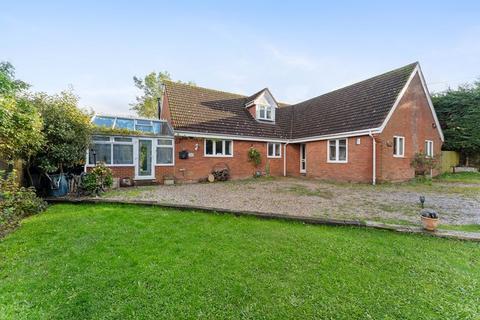 5 bedroom bungalow for sale, Ponsbourne Manor, Hertford SG13