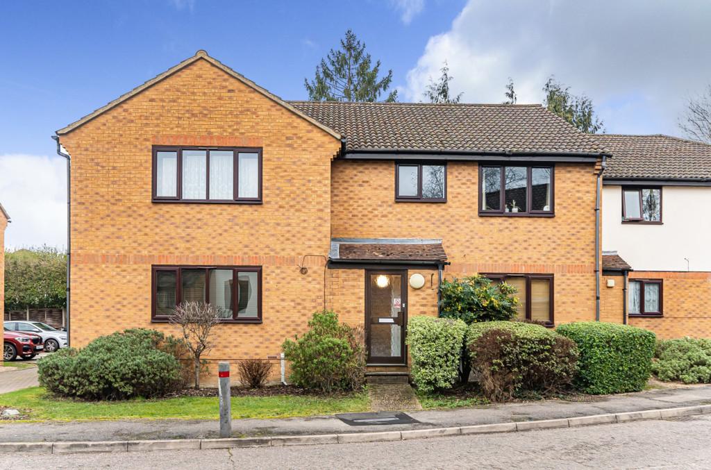 Knaves Hollow, Wooburn Moor, High 2 bed apartment for sale £