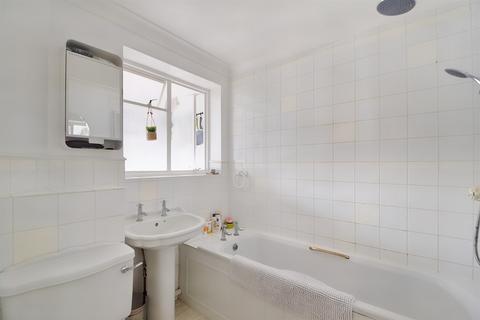 Flat 4, Marlborough Court, 16 Marlborough Road, Westbourne, Bournemouth, BH4 8DG