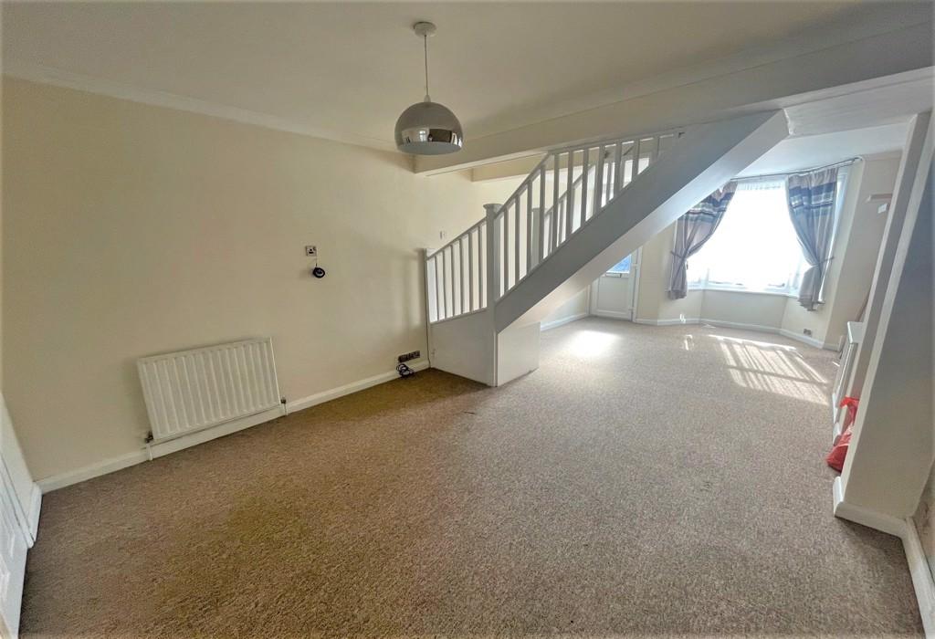 Springhead Road, Northfleet, Gravesend, Kent 2 bed terraced house to
