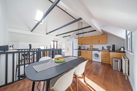2 bedroom flat for sale, Bridge Street, Winchester, SO23