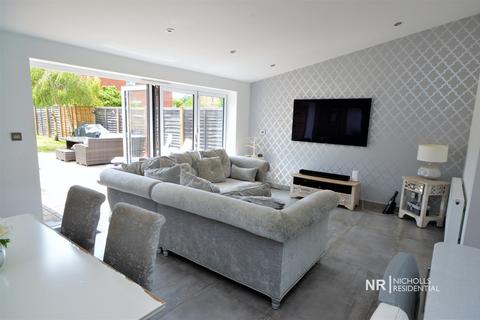 30 Poplar Crescent, Epsom, KT19 9ER