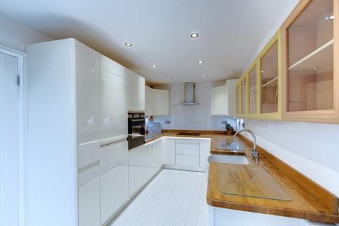2 bedroom bungalow for sale - Hawes Lane, Rowley Regis, West Midlands, B65
