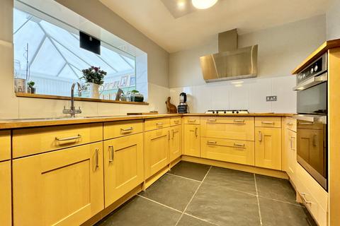 4 bedroom detached house for sale, Hollins Beck Close, Kippax