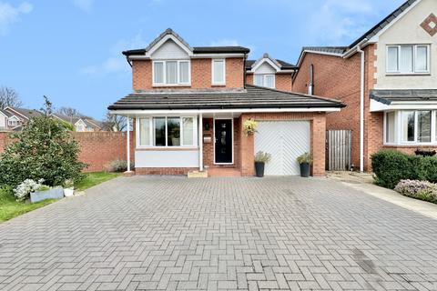 4 bedroom detached house for sale, Hollins Beck Close, Kippax