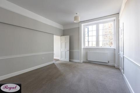 1 bedroom flat for sale, Market Street, Sandwich