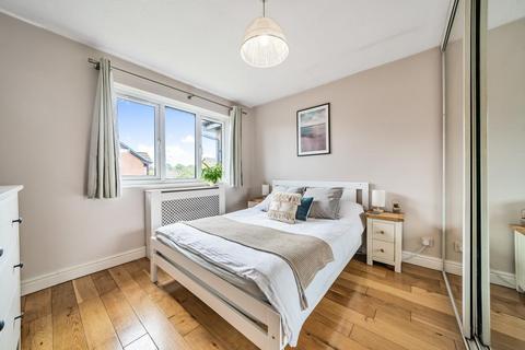 48 Kipling Drive, London, SW19 1TW