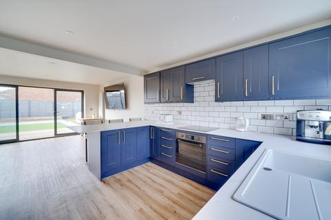 40 Chapel Close, Needingworth, St Ives, PE27 4SH
