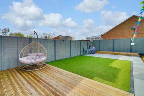 40 Chapel Close, Needingworth, St Ives, PE27 4SH
