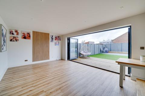 40 Chapel Close, Needingworth, St Ives, PE27 4SH