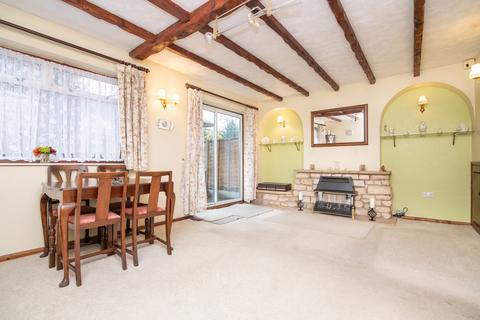 70 Grayshott Close, Bromsgrove, B61 8QA